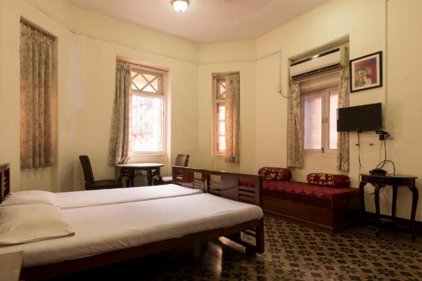 Bed and Breakfast at Colaba image 11